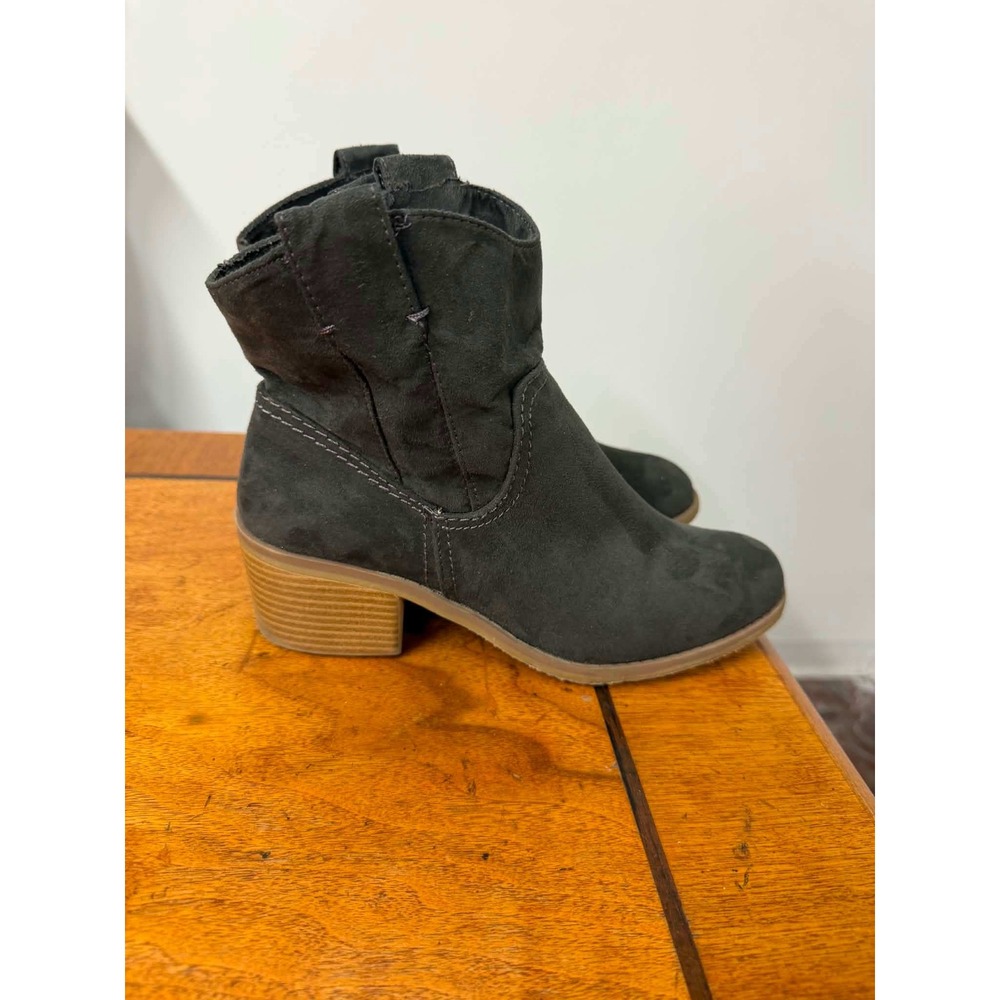 Women's 7 Charcoal Gray Faux Suede Slouchy Western Ankle Boots Cowboy Festival